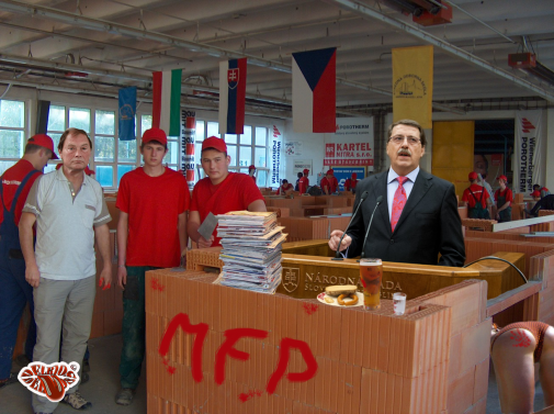 Multifunkčný pult